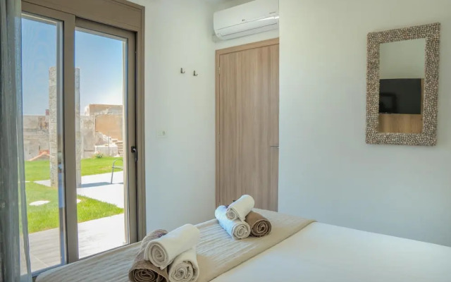 Villa Leandros With Pool & bbq