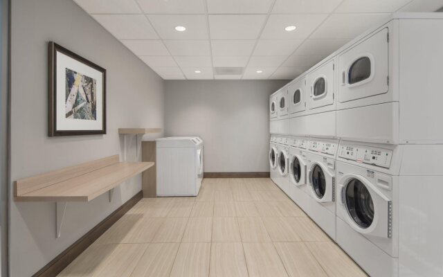 Staybridge Suites Florence - Civic Center by IHG