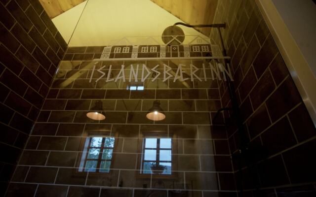 Old Farm Íslandsbærinn