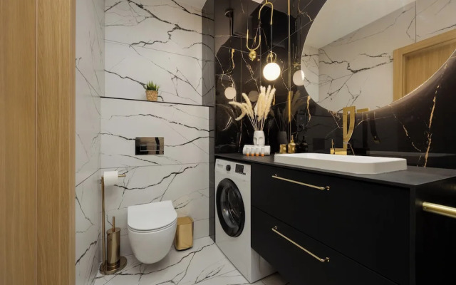 Apartment With Parking by Renters