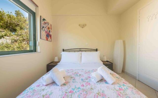 Saronis seaview 2bdr residence 500m from the beach