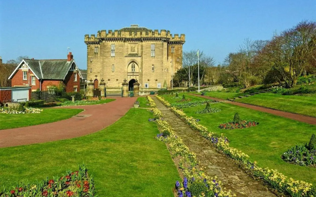 NEW Cottingburn House