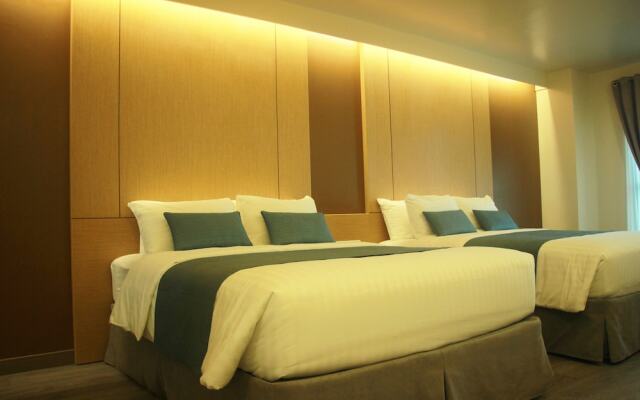 West Plaza Hotel at Lebuu Street