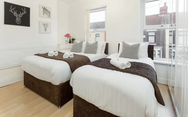 Liverpool Short Stay-Malden Suite