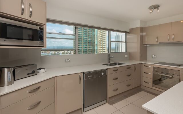 Pacific Plaza Apartments