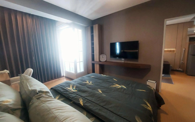 Emerald Apartel