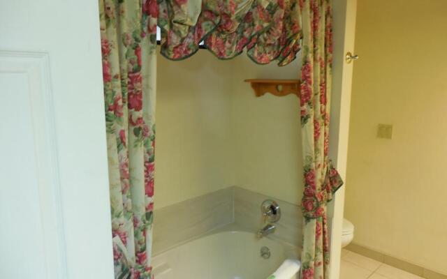 Whispering Pines Lodge