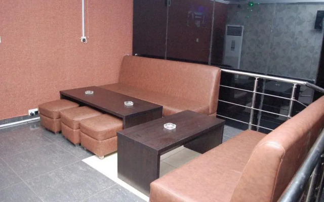 Millicent Hotel And Suites