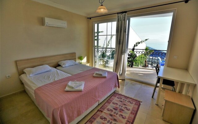 Villa Zumrut 3 by Akdenizvillam