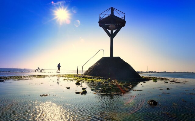 Beautiful house with dishwasher, on a special peninsula