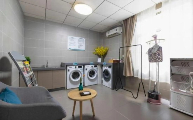 Homeinn Selected Hotel (Baotou East Station Airport)