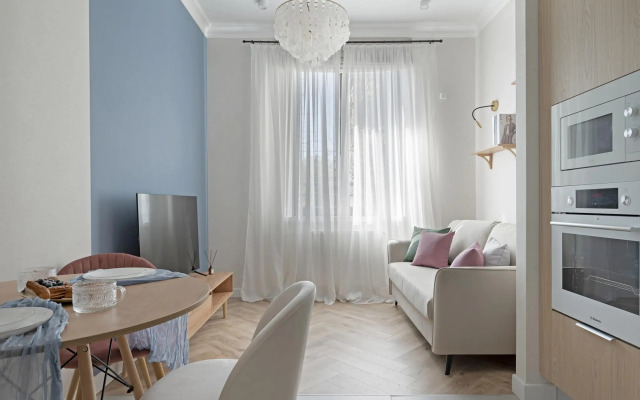 С.утками на улице Благодатной