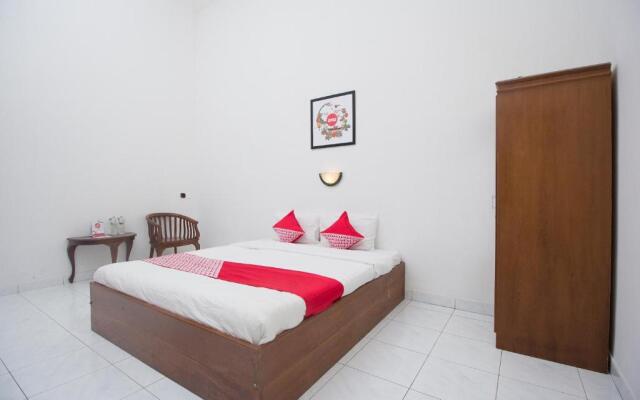 OYO 759 Hotel Dewi Sri