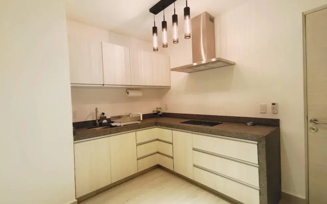 1st Luxury Warehouse