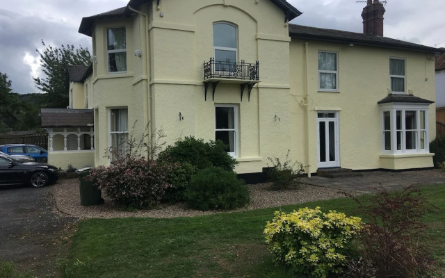 Winston Manor