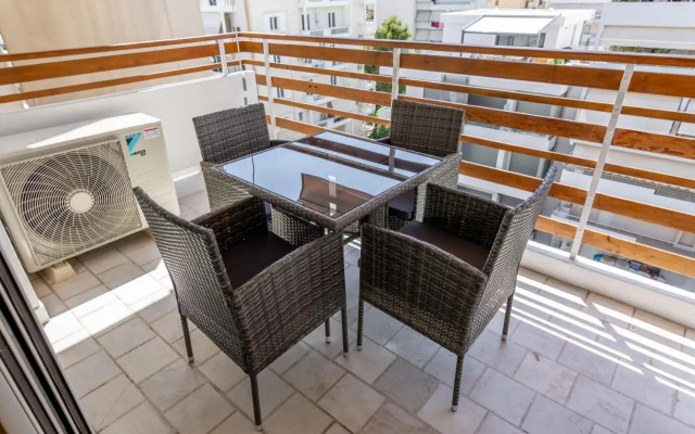 Faliro lux apartment by the sea vipgreece