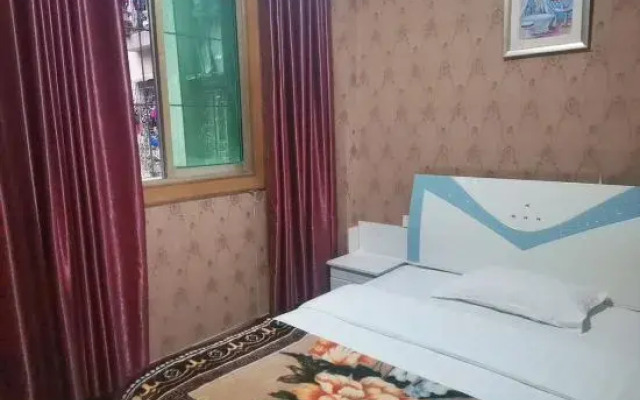 Yuechi Famous City Hotel