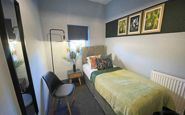 Spacious 3-Bedroom House with Parking