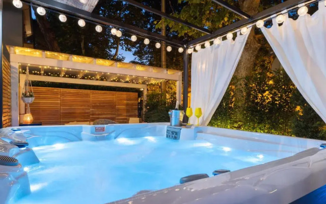 De La Ville Boutique Hotel