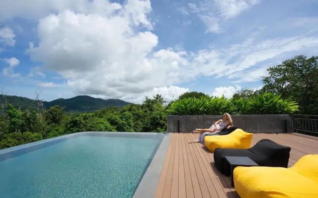 Naiharn Loft near Beach UTL B325