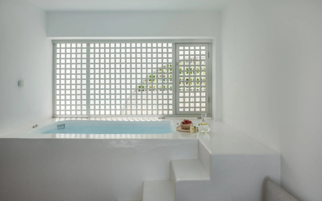 Santorini Kastelli Resort