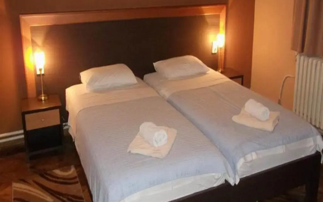 Hotel Vila Silia