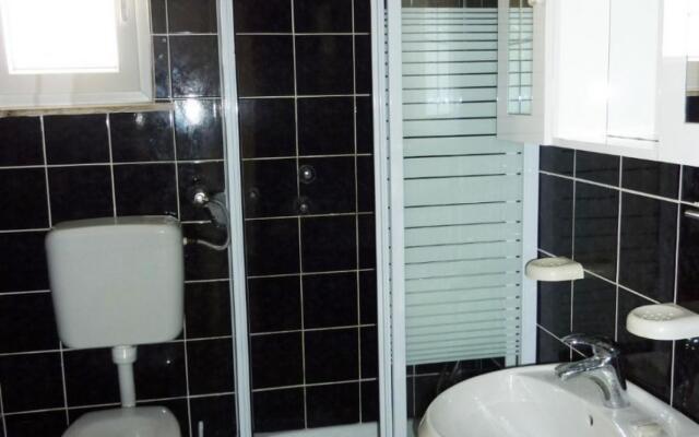 Bozica 70m from the beach & parking A3