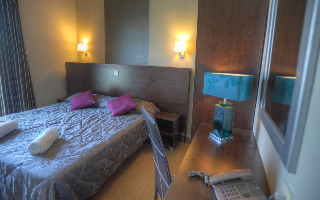 Carlton Hotel
