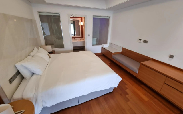 Pine Grove Hotel