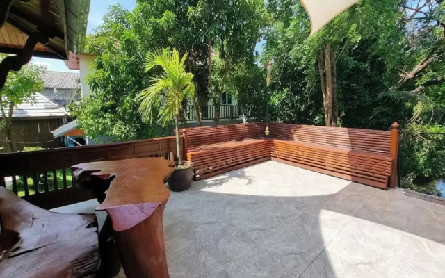 Ruenthai Ayutthaya Resort And Restaurant