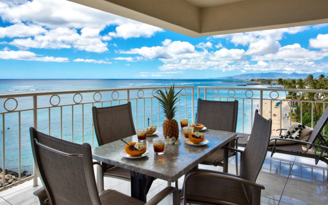 Castle Waikiki Shore