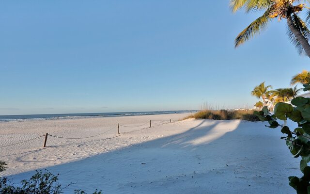 Miramar Beach House - Four Bedroom Home