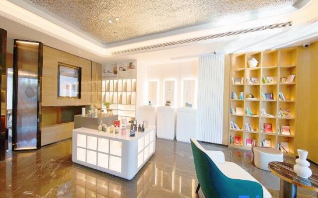 Zhuhai High-tech Zone University Town Government Affairs Center Atour Hotel