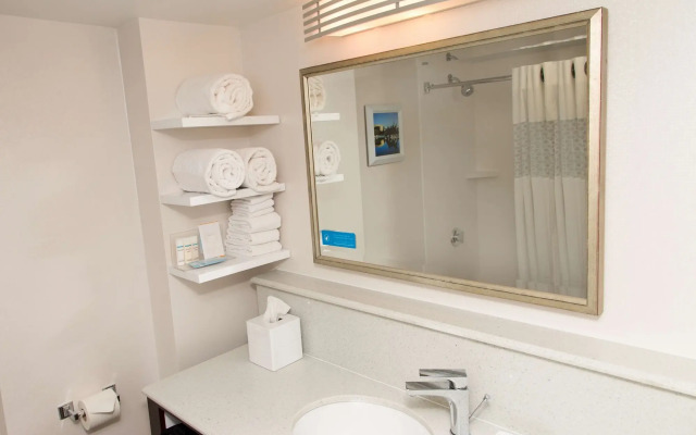 Hampton Inn & Suites Albany-Downtown