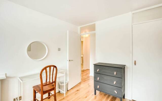 Homely 4 Bedroom House in Brixton