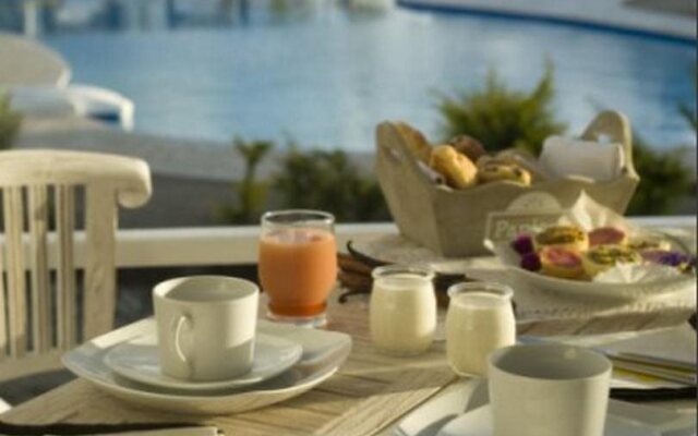 Opoa Beach Hotel