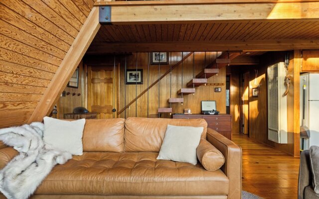 The Tranquil Pines A-frame Cabin Spectacular Views!