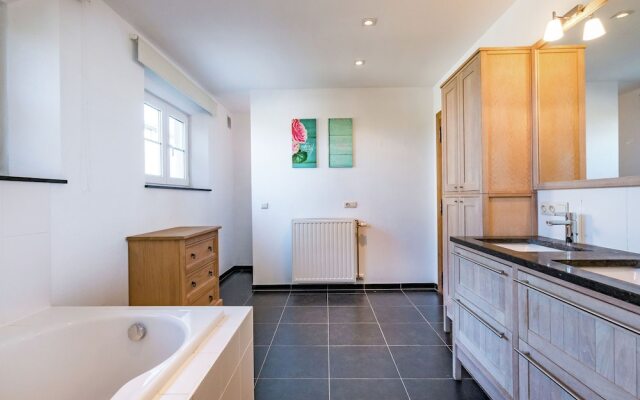 Rural Villa, 4 Kilometres From the Beach
