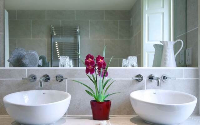 Cavens Country House