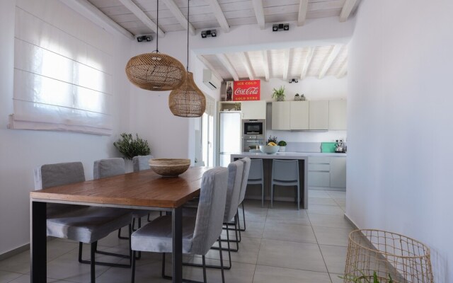 Lux Villa, 5 Master BR, Private Pool, Sunset View!