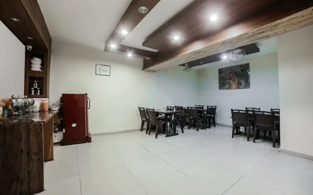 OYO 28783 Hotel Vaishali