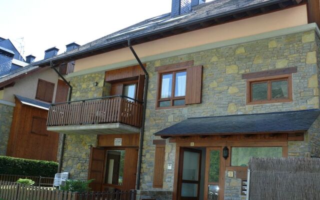 APARTMENTSUITESPAIN BAQUEIRA Jardin Privado