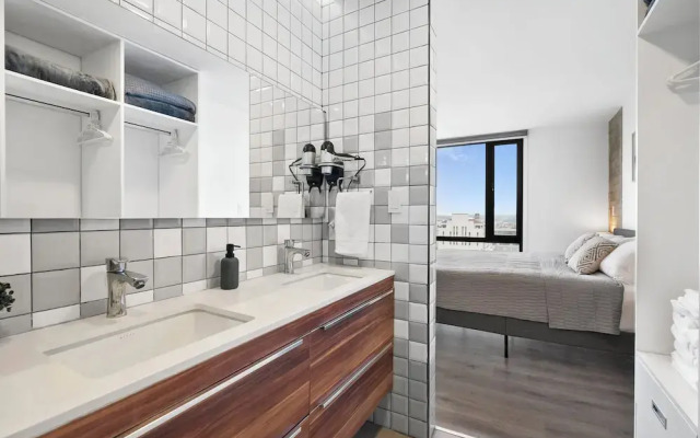 Distrito Revolution Suites
