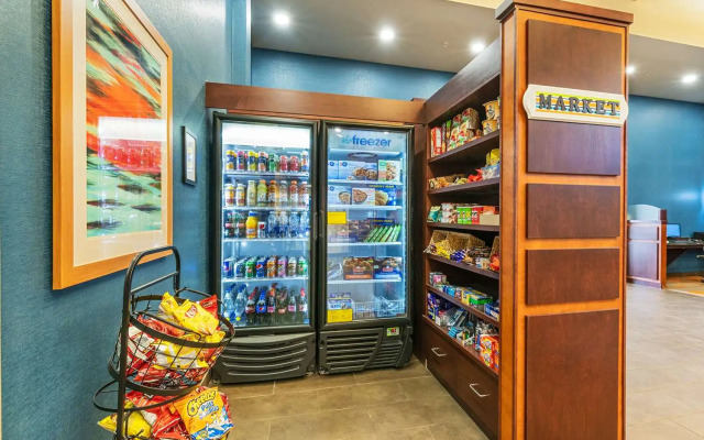 Comfort Inn & Suites