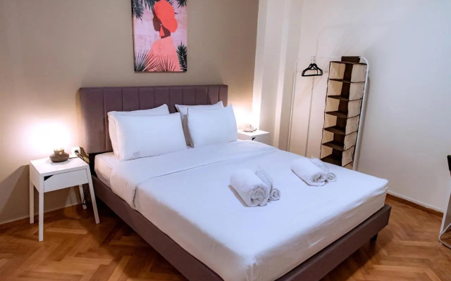 Plaka Apartment