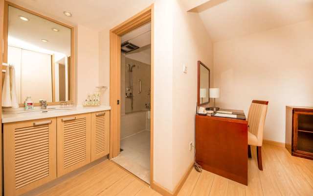 Dalian Precious Ginza Hotel