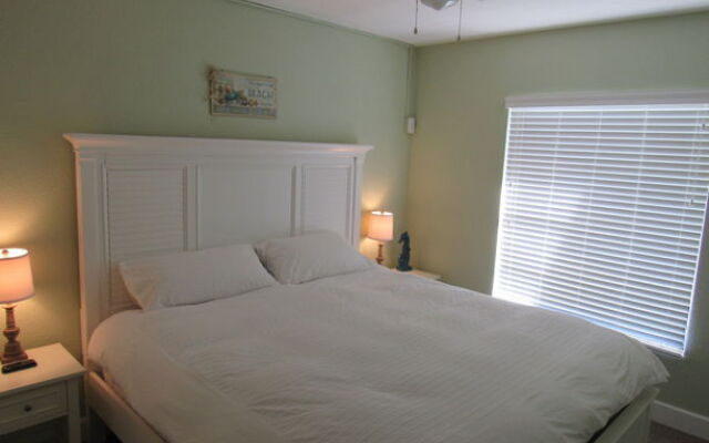 Surf n Sand Motel