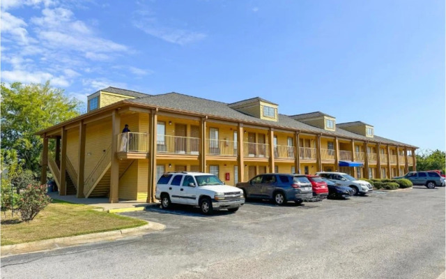 Bonita Lakes Inn