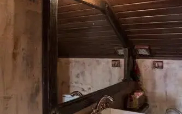 Lykovrisi Guest House I