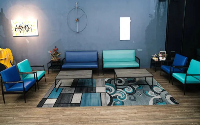 Capital O 91202 Wow Hotel